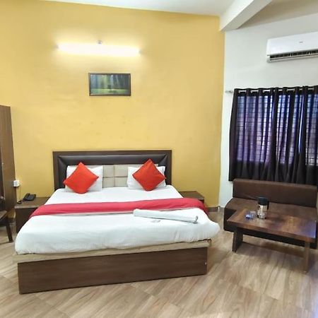 Hotel Shivanjali Palace 乌贾因 外观 照片