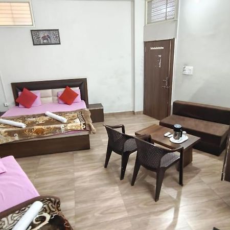 Hotel Shivanjali Palace 乌贾因 外观 照片