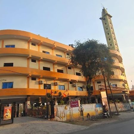 Hotel Shivanjali Palace 乌贾因 外观 照片