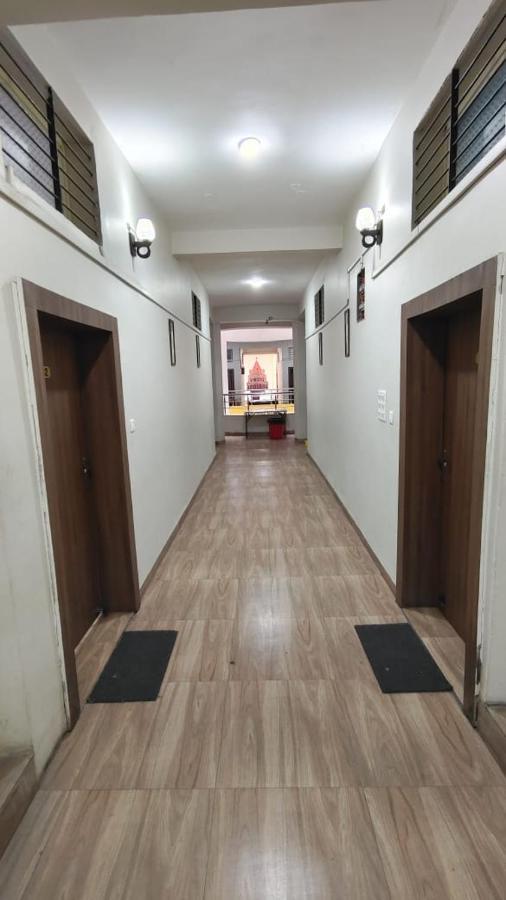 Hotel Shivanjali Palace 乌贾因 外观 照片