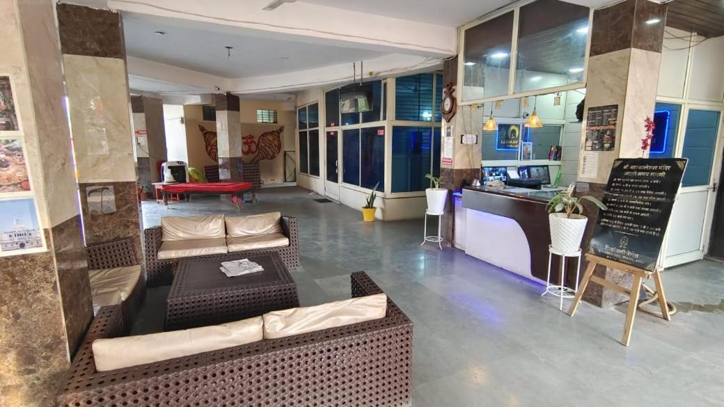 Hotel Shivanjali Palace 乌贾因 外观 照片