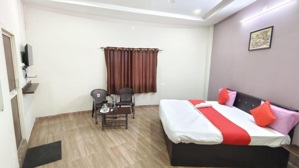 Hotel Shivanjali Palace 乌贾因 外观 照片