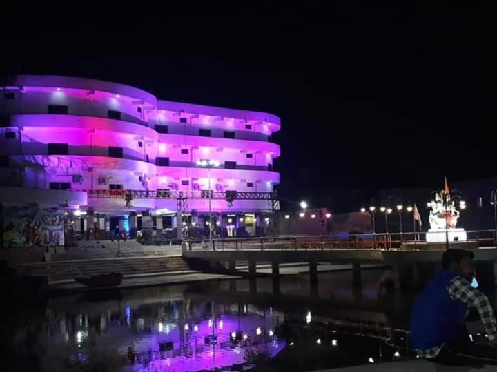 Hotel Shivanjali Palace 乌贾因 外观 照片