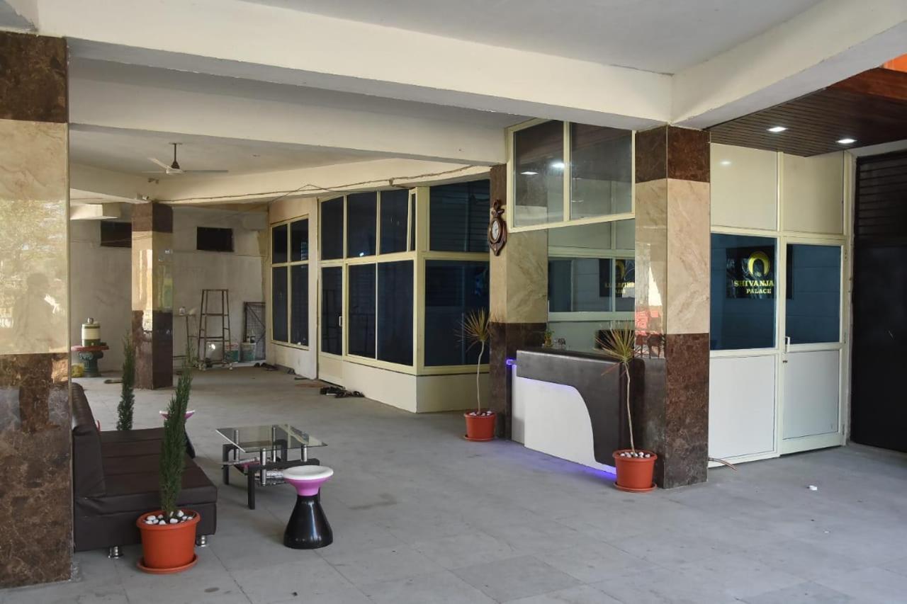 Hotel Shivanjali Palace 乌贾因 外观 照片