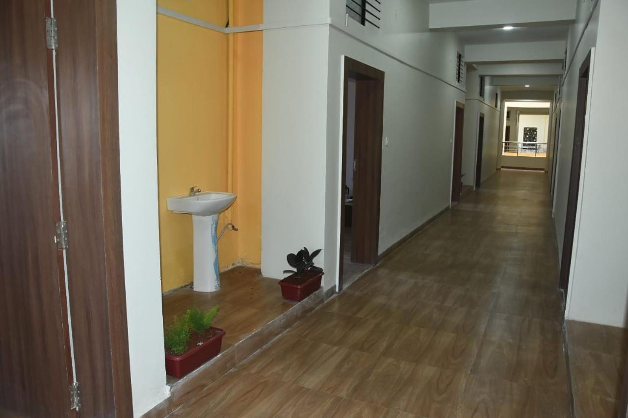 Hotel Shivanjali Palace 乌贾因 外观 照片