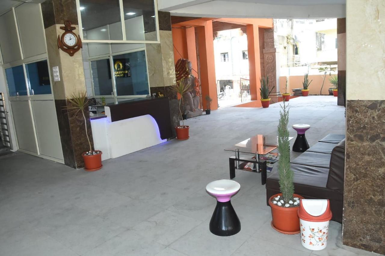Hotel Shivanjali Palace 乌贾因 外观 照片
