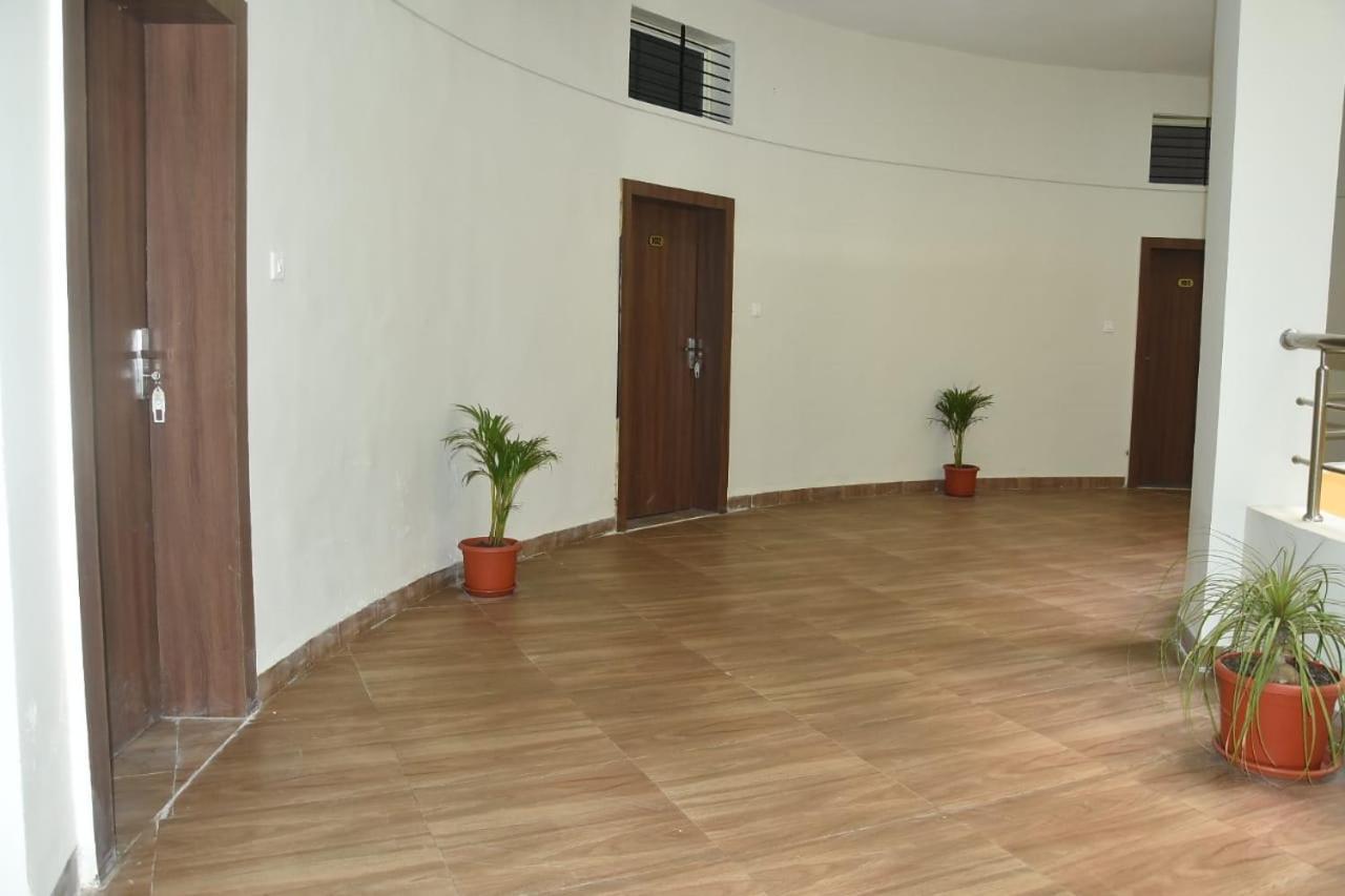 Hotel Shivanjali Palace 乌贾因 外观 照片
